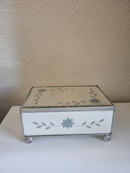 Buy & Sell Grafton Street Industrial Estate West Northamptonshire - Photos for Crystal jewellery box