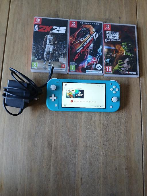 Buy & Sell Upper Gornal Dudley - Photos for Nintendo switch lite + 3 games
