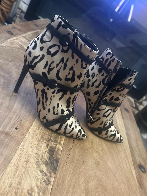Buy & Sell Bushbury Wolverhampton - Photos for Size 5 lunar heel boots