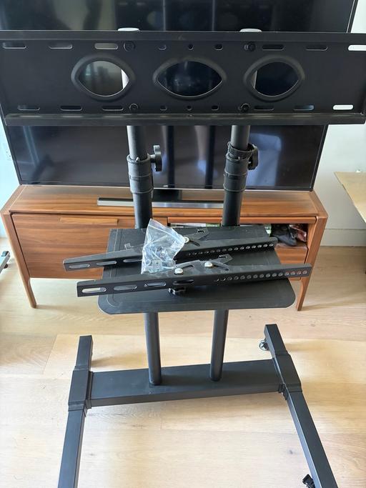 Buy & Sell Custom House East London - Photos for Mobile TV Stand on Wheels - for 32-80inch TVs