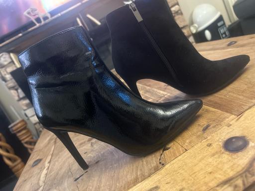 Buy & Sell Bushbury Wolverhampton - Photos for Size 5 half suede half leather heels