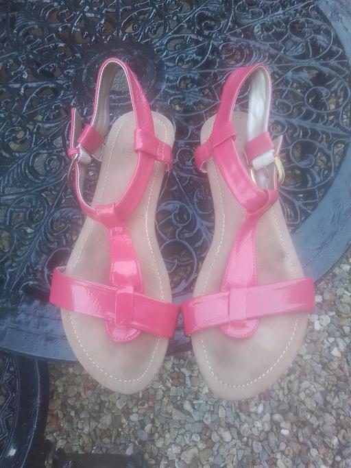 Buy & Sell Streetly Walsall - Photos for F/F LADIES PINK ,SANDELS