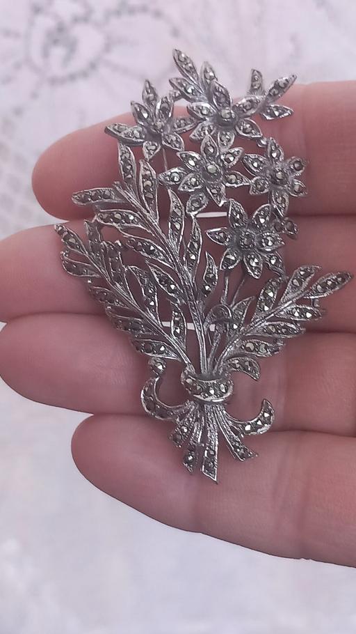 Buy & Sell Lyppard Woodgreen Worcester - Photos for vintage brooch