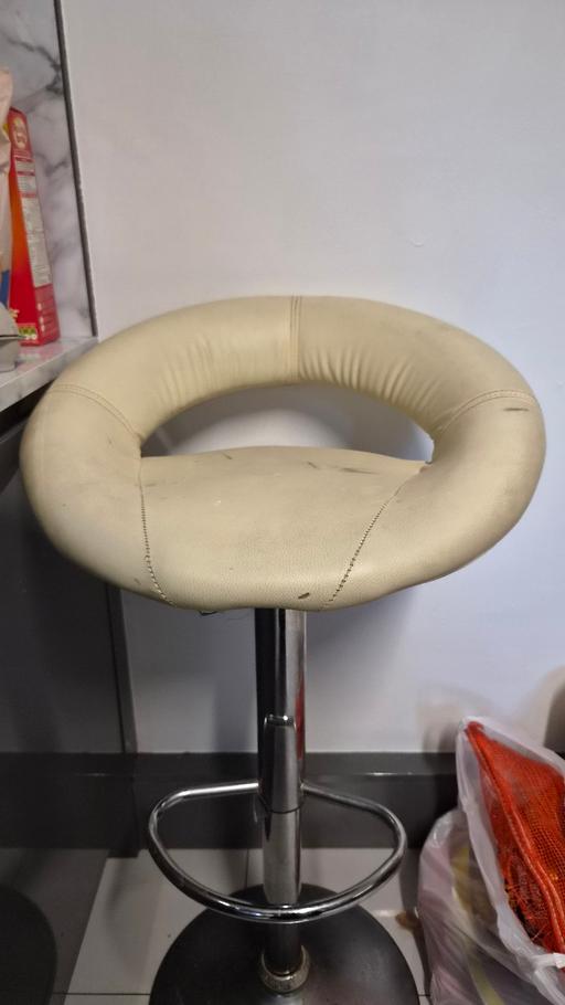 Buy & Sell Enfield Highway Enfield - Photos for bar stool