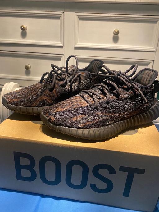 Buy & Sell Hounslow West London - Photos for Yeezy Boost 350 V2