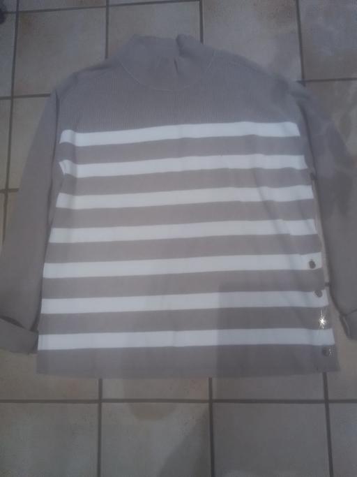 Buy & Sell Aldridge Walsall - Photos for LADIES M/ S JUMPER DECORATIVE BUTTONS