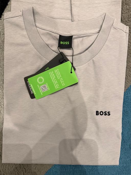 Buy & Sell Newham East London - Photos for Boss t shirt