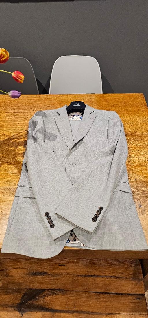 Buy & Sell Hockley Tamworth - Photos for Next suit