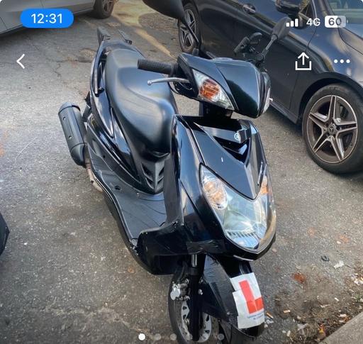 Vehicles West Hendon North West London - Photos for Yamaha 125 cc