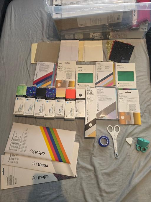 Buy & Sell Eton Windsor and Maidenhead - Photos for Full Excellent Condition Cricut Bundle