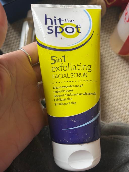 Buy & Sell Wednesfield Wolverhampton - Photos for New exfoliating facial wash