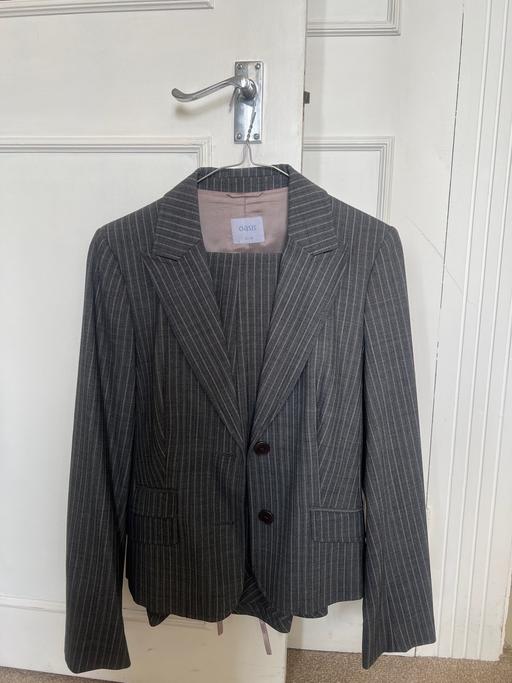 Buy & Sell Edgware Road West London - Photos for Oasis ladies suit