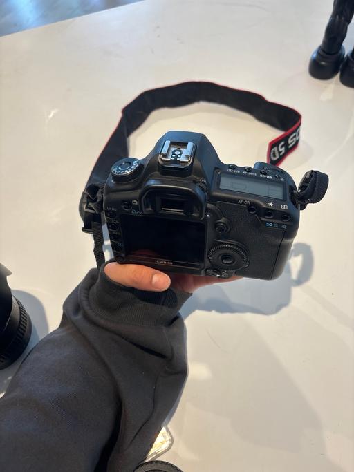 Buy & Sell Salford Salford - Photos for Canon EOS 5D Mark II Body