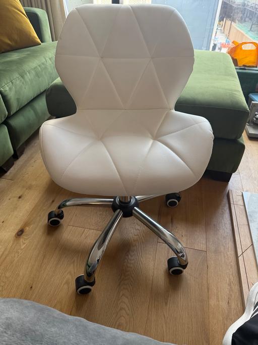 Buy & Sell Elephant and Castle South East London - Photos for Faux Leather Chair