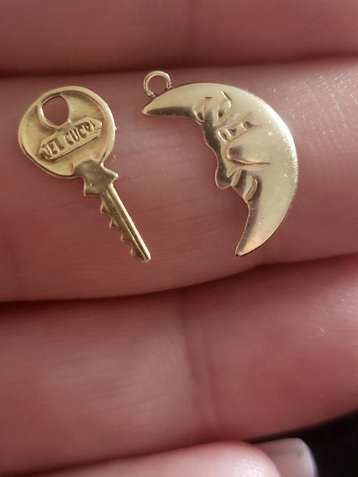 Buy & Sell Copley Calderdale - Photos for 2 9ct gold pendants