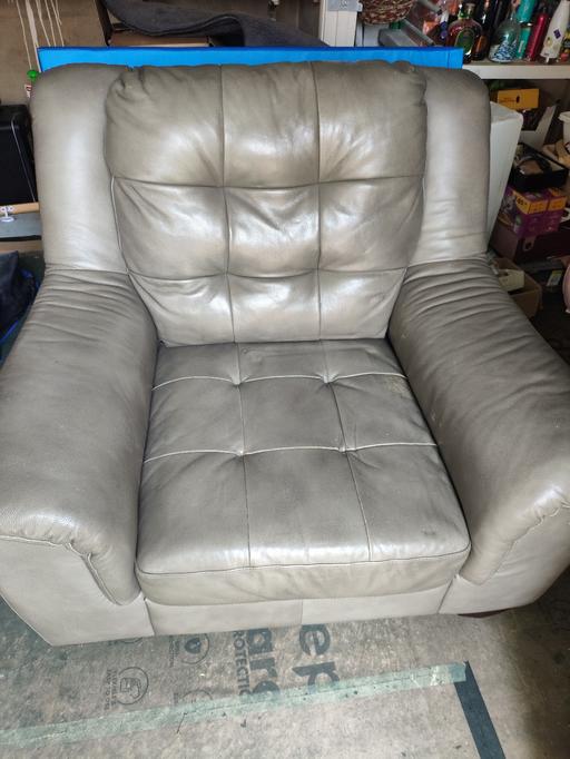 Buy & Sell Little Ilford East London - Photos for Green Khaki Single Leather Sofa collection