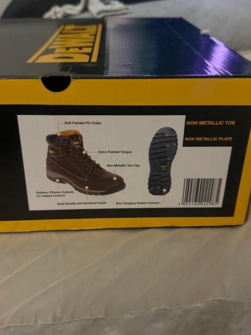 Buy & Sell St Luke`s Central London - Photos for Dewalt Safety Boots