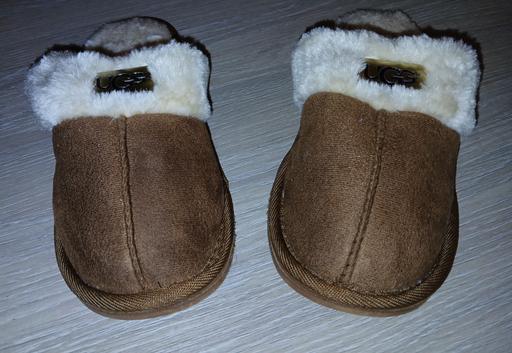 Buy & Sell Clifton Calderdale - Photos for UGG SLIPPERS