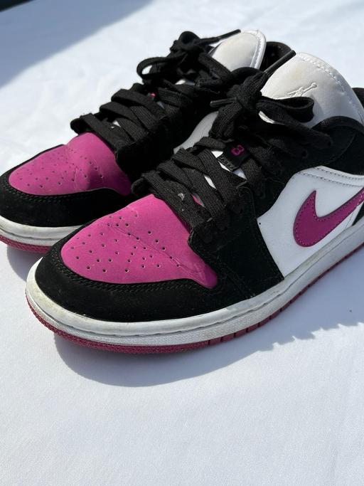 Buy & Sell Canonbury North London - Photos for Women’s Nike Jordan 1 low DC0774-005