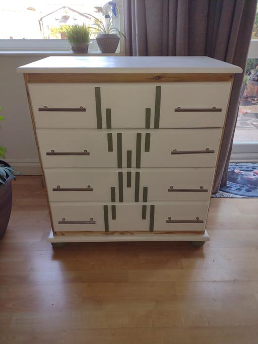 Buy & Sell Rowley Village Sandwell - Photos for Solid Pine vintage chest of drawers with bun