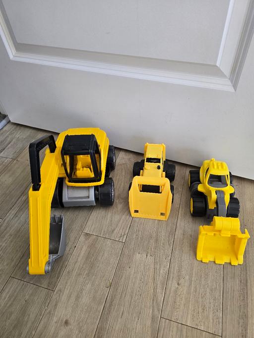 Buy & Sell Oldbury Sandwell - Photos for 3 plastic construction vehicles