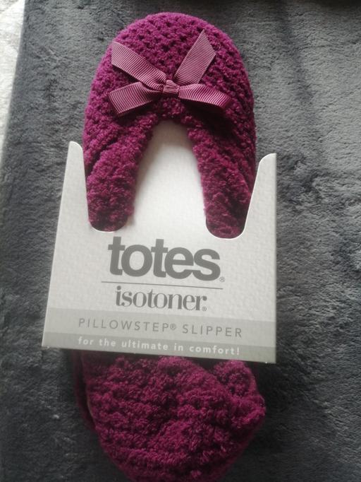 Buy & Sell Heath Town Wolverhampton - Photos for New Totes isotoner ladies slippers