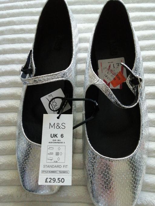 Buy & Sell Wednesfield Wolverhampton - Photos for ladies size *6*