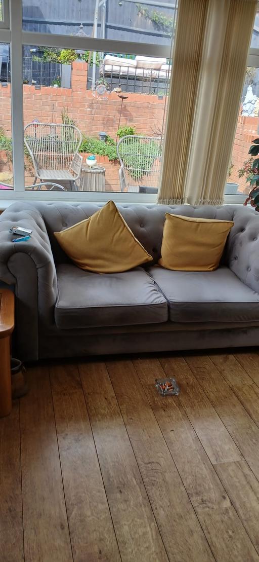 Buy & Sell Rushall Walsall - Photos for FREE sofa, immaculate condition
