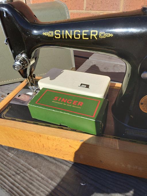 courses Netherton Dudley - Photos for Singer hand crank sewing machine