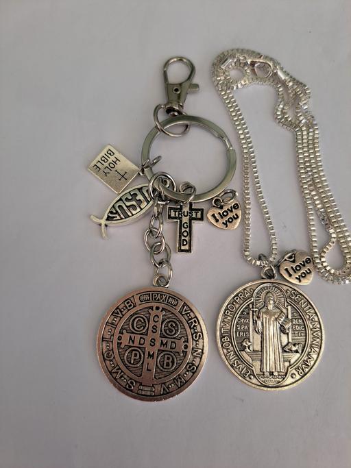 Buy & Sell Pontygof Blaenau Gwent - Photos for St. Benedict keyring & necklace set NEW