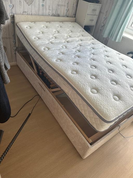 Buy & Sell Bessacarr Doncaster - Photos for Three-quarter reclining bed