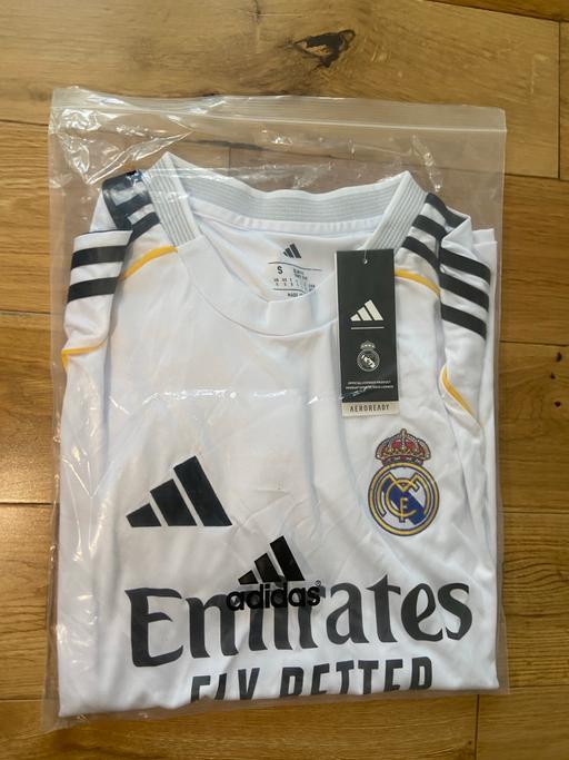 Buy & Sell - Photos for Real Madrid home shirt size small