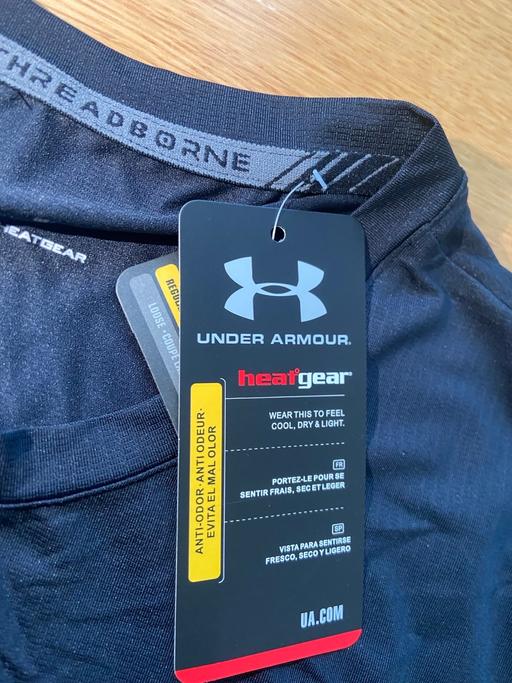 Buy & Sell - Photos for Under armour sport shirt size medium