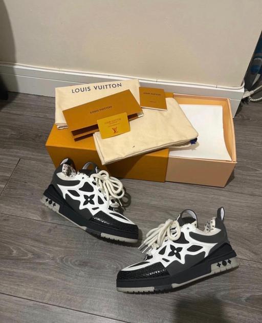 Buy & Sell Walthamstow East London - Photos for Lv skate with box and everything