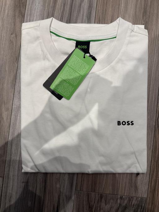 Buy & Sell Newham East London - Photos for Boss t shirt