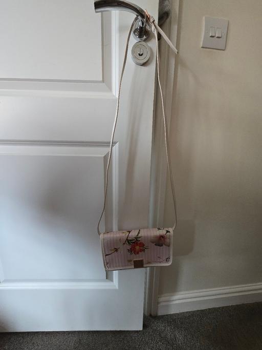 Buy & Sell Oldbury Sandwell - Photos for Ted Baker floral shoulder bag