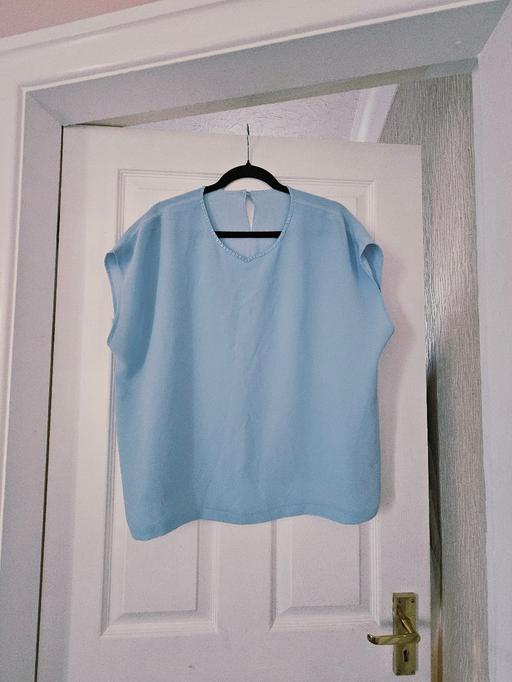 Buy & Sell Newton Doncaster - Photos for Blue coloured dressy top, size 18.