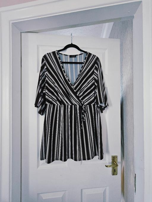 Buy & Sell Newton Doncaster - Photos for Top, size 18..like new