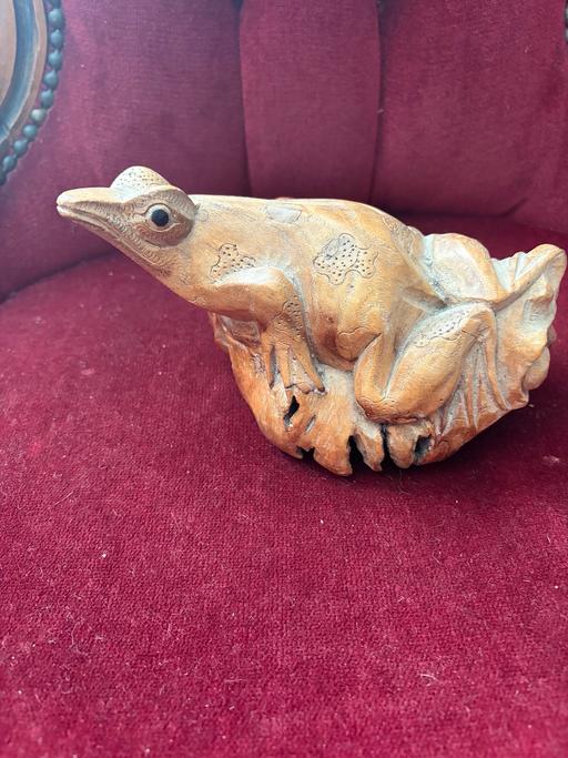 Buy & Sell Kidbrooke South East London - Photos for Vintage hand calfed wooden frog
