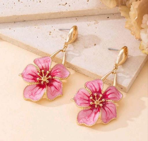 Buy & Sell Ilford Redbridge - Photos for 1 piece Foral earrings