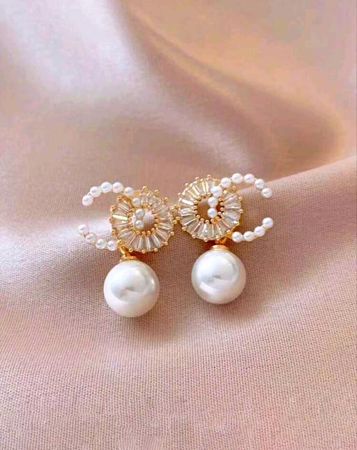 Buy & Sell Ilford Redbridge - Photos for 1 piece elegant pearl drop earrings