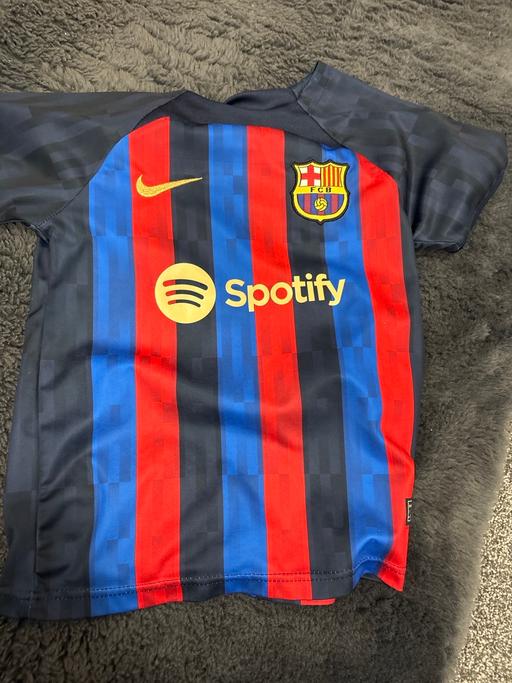 Buy & Sell Dalton-Le-Dale County Durham - Photos for Barcelona top