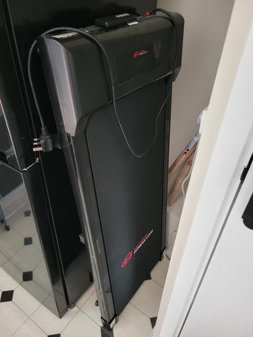 Buy & Sell Wallington Sutton - Photos for Black Treadmill