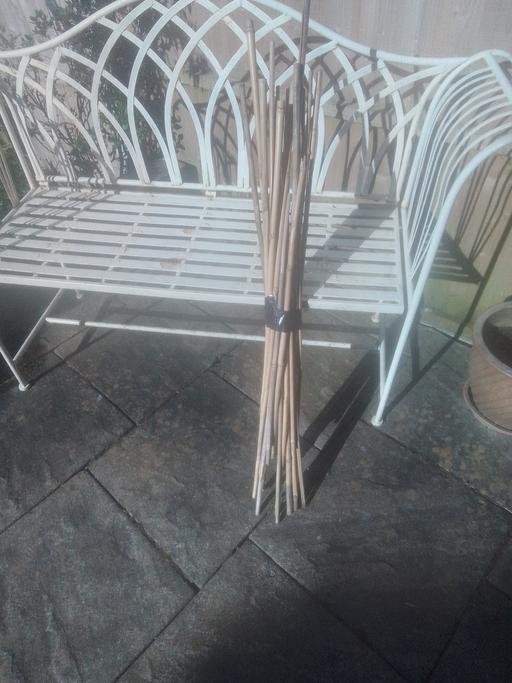 Buy & Sell Aldridge Walsall - Photos for BUNDLE OF TOMATOE/RUNNER BEAN STICK