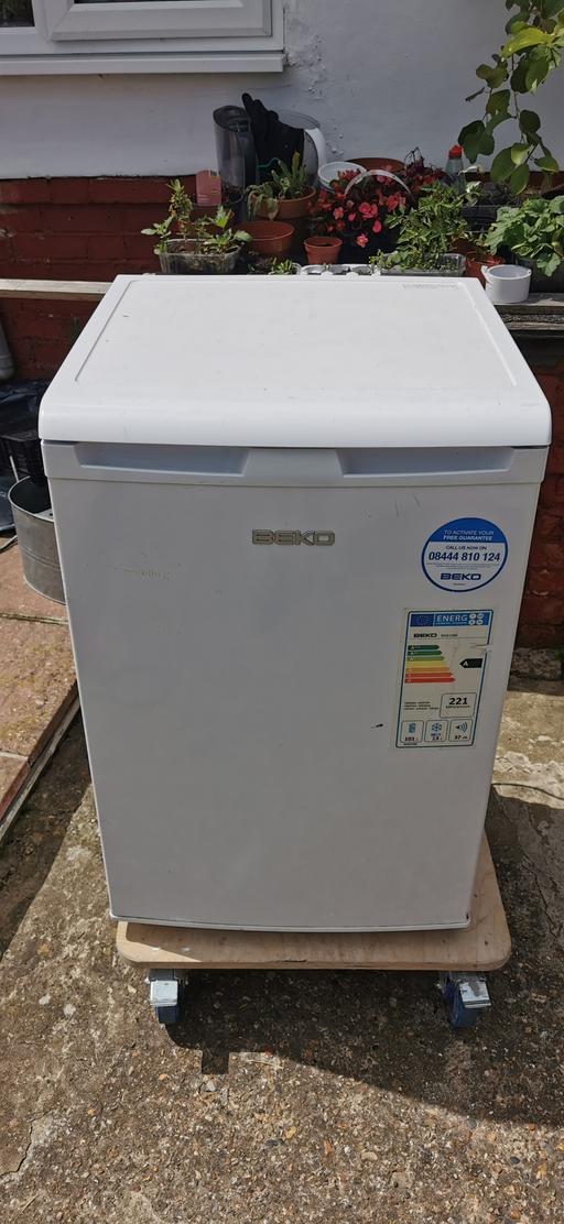 Buy & Sell Lessness Heath South East London - Photos for Beko RA610W Small Fridge Freezer White Underc