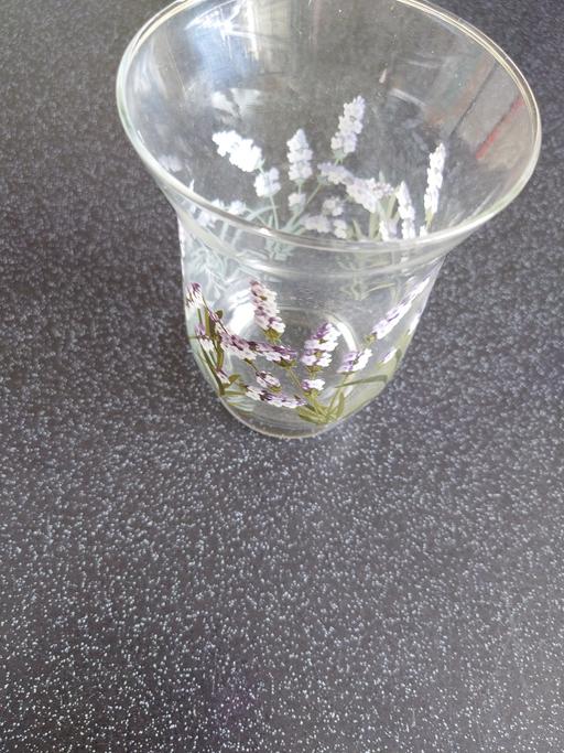 Buy & Sell Woodthorpe Charnwood - Photos for Floral glass vase