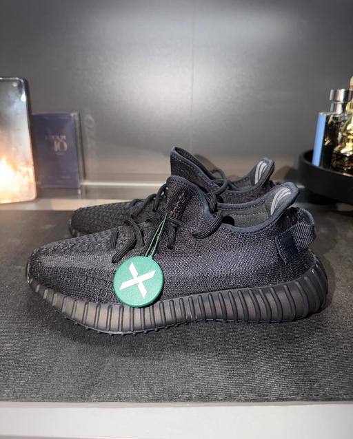 Buy & Sell Penge South East London - Photos for Adidas Yeezy (Size 5)