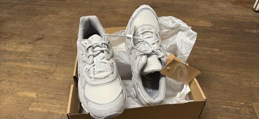 Buy & Sell Woodside South East London - Photos for ASICS Gel Cloud cream grey