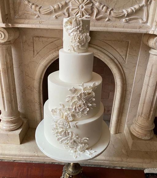 Buy & Sell Willesden North West London - Photos for Wedding cake all icing 12 inch base