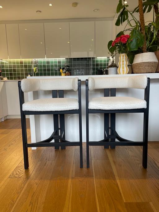 Buy & Sell Bethnal Green East London - Photos for BOUCLE BAR STOOLS WITH ARMS